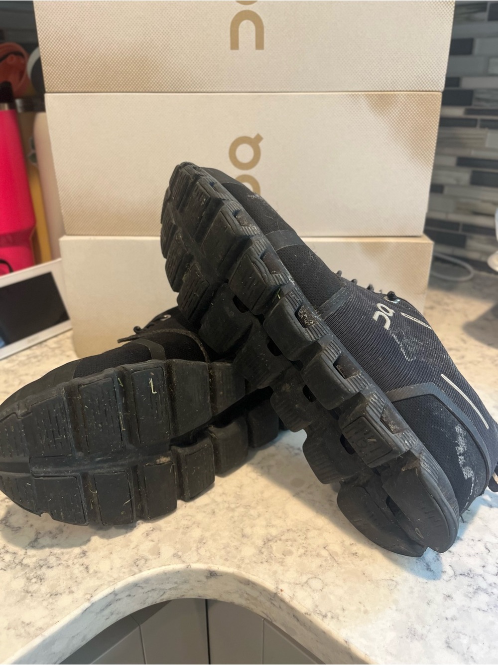 On Running Men’s On Cloud 5 Waterproof Size 11 Black / Black - Picture 8 of 13
